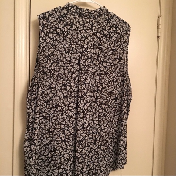 Black & White Sleeveless Butterfly Print Blouse - Picture 3 of 5